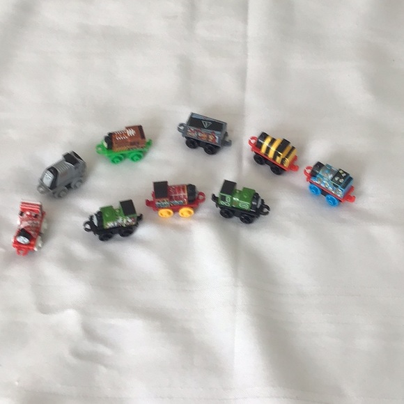 Other - Thomas The Train & Fiends minis engines lot of nine used great condition